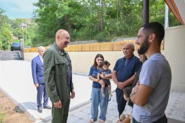 Президент Ильхам Алиев ознакомился с работами, проделанными в селе Кичик Галадереси Шушинского района, встретился с жителями, вернувшимися в село-ФОТО 