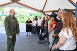 Президент Ильхам Алиев ознакомился с работами, проделанными в селе Кичик Галадереси Шушинского района, встретился с жителями, вернувшимися в село-ФОТО 