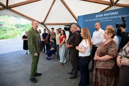 Президент Ильхам Алиев ознакомился с работами, проделанными в селе Кичик Галадереси Шушинского района, встретился с жителями, вернувшимися в село-ФОТО 