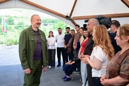 Президент Ильхам Алиев ознакомился с работами, проделанными в селе Кичик Галадереси Шушинского района, встретился с жителями, вернувшимися в село-ФОТО 