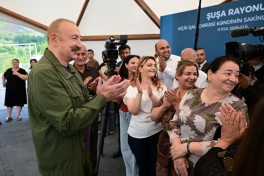 Президент Ильхам Алиев ознакомился с работами, проделанными в селе Кичик Галадереси Шушинского района, встретился с жителями, вернувшимися в село-ФОТО 