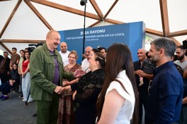 Президент Ильхам Алиев ознакомился с работами, проделанными в селе Кичик Галадереси Шушинского района, встретился с жителями, вернувшимися в село-ФОТО 