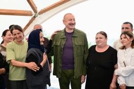Президент Ильхам Алиев ознакомился с работами, проделанными в селе Кичик Галадереси Шушинского района, встретился с жителями, вернувшимися в село-ФОТО 