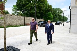 Президент ознакомился с работами, выполненными на улице Карабах в Шуше