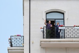 Президент ознакомился с работами, выполненными на улице Карабах в Шуше