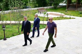 Президент Ильхам Алиев ознакомился с новым корпусом отеля Yasəmən в Шуше