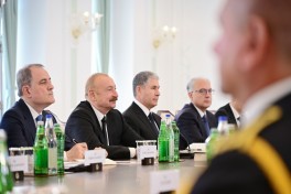 В Шуше состоялась встреча Президента Ильхама Алиева с Президентом Словакии в расширенном составе-ФОТО 