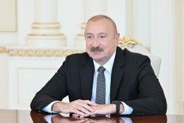 Президент Ильхам Алиев принял делегацию компании John Deere
