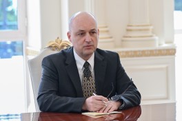 Президент Ильхам Алиев принял делегацию компании John Deere