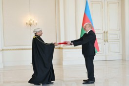 Президент Ильхам Алиев принял верительные грамоты новоназначенного посла Омана в Азербайджане