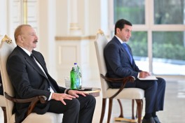 Президент Ильхам Алиев принял верительные грамоты новоназначенного посла Омана в Азербайджане