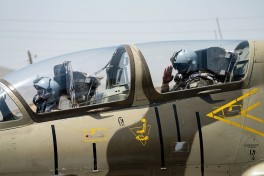 Военные лётчики выполнили задачи по боевому маневрированию на самолётах JF-17C, Су-25МЛ и Л-39 — ФОТО 