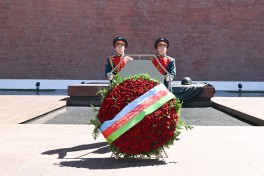 Джейхун Байрамов посетил в Москве Могилу Неизвестного Солдата-ФОТО 