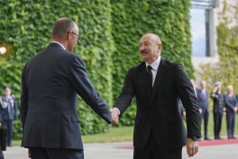 В Берлине состоялась церемония официальной встречи Президента Азербайджана