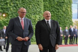 В Берлине состоялась церемония официальной встречи Президента Азербайджана