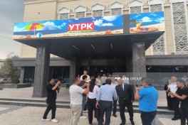 Азербайджанские журналисты ознакомились с работой ведущей государственной медиакорпорации Кыргызстана — ФОТО 