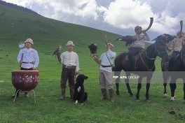 Азербайджанские журналисты в Кыргызстане ознакомились с кочевой культурой и подготовкой к Всемирным играм кочевников-ФОТО 