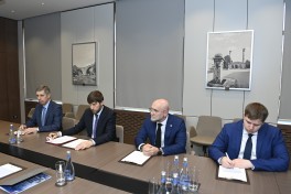 Джейхун Байрамов встретился с помощником Президента России