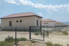 Строительные работы в селе Солтанлы Джабраильского района завершаются, переселение жителей планируется до конца года