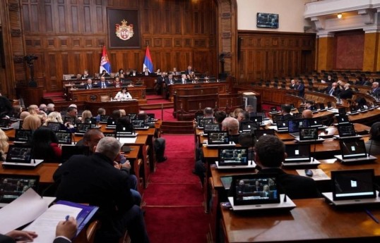 Парламент Сербии отклонил резолюцию о недоверии правительству