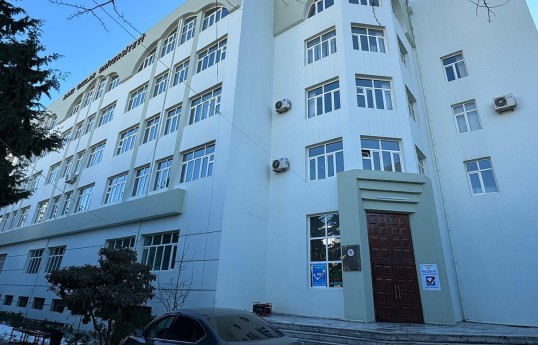 Минэкономики распространило информацию об аннулировании лицензии Бакинского университета для девушек