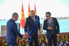 Президент Кыргызстана награждён орденом «Гейдар Алиев»-ФОТО 