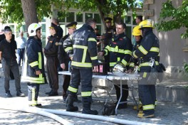 В посёлке Кешля вспыхнул пожар на объекте-ФОТО 