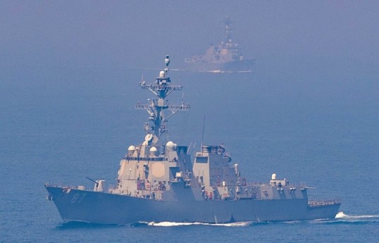 Иран осуществил ракетную и дроновую атаку на военные корабли США в Оманском море