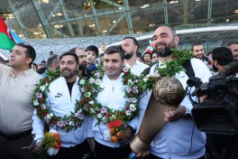Сборная Азербайджана по мини-футболу, ставшая чемпионом Европы, вернулась на Родину - ОБНОВЛЕНО 