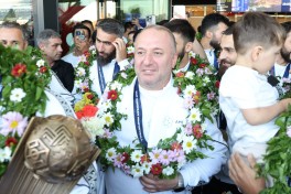 Сборная Азербайджана по мини-футболу, ставшая чемпионом Европы, вернулась на Родину - ОБНОВЛЕНО 