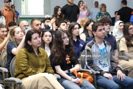 В Баку состоялась выставка выпускников американских вузов — ФОТО 