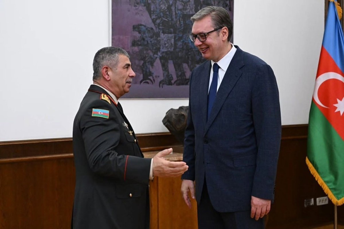 министр обороны Азербайджанской Республики генерал-полковник Закир Гасанов, Президент Республики Сербия Александар Вучич