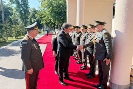 Министр обороны Азербайджана находится с визитом в Сербии
