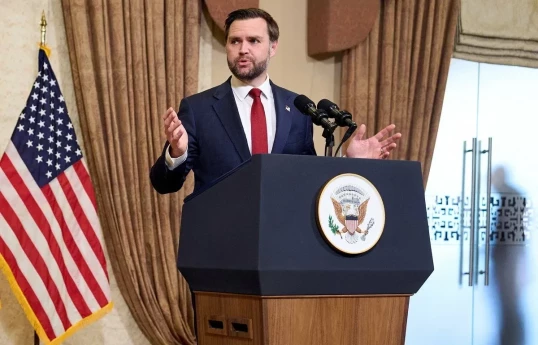 Вэнс: США готовы смягчить санкции против Ирана