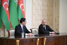 Президенты Азербайджана и Туркменистана выступили с заявлениями для прессы-ФОТО 