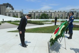 Президент Туркменистана посетил Парк Победы в Баку - ФОТО 