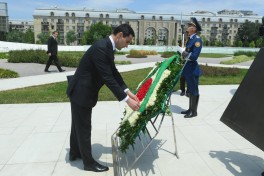 Президент Туркменистана посетил Парк Победы в Баку - ФОТО 