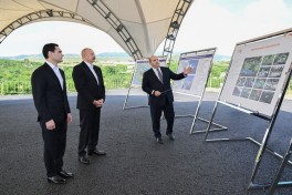 Президенты Азербайджана и Туркменистана осмотрели разрушенные места в городе Физули