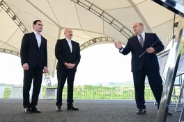 Президенты Азербайджана и Туркменистана осмотрели разрушенные места в городе Физули