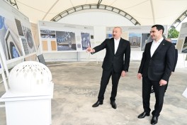 Президенты Азербайджана и Туркменистана ознакомились с ходом строительных работ в Шушинской мечети