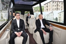 Президенты Азербайджана и Туркменистана ознакомились с ходом строительных работ в Шушинской мечети