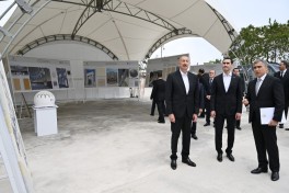 Президенты Азербайджана и Туркменистана ознакомились с ходом строительных работ в Шушинской мечети