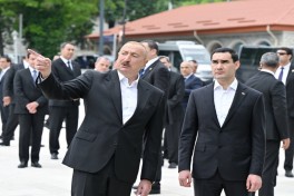 Президенты Ильхам Алиев и Сердар Бердымухамедов осмотрели в Шуше бюсты, расстрелянные в период оккупации