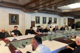 Руководители религиозных конфессий приняли участие в акции по сдаче крови в связи с днем Ашура-ФОТО 