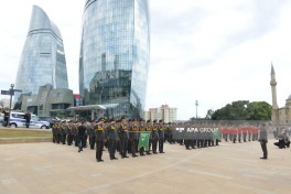 В Баку проходит шествие военнослужащих по случаю Дня Вооружённых сил-ФОТО 