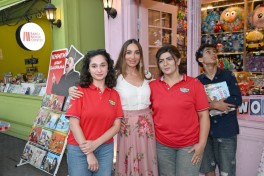 Лейла Алиева и Арзу Алиева посетили летний фестиваль CandyFest и посмотрели шоу цирка на воде «Волшебная жемчужина»-ФОТО 