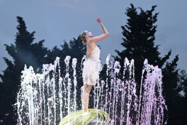 Лейла Алиева и Арзу Алиева посетили летний фестиваль CandyFest и посмотрели шоу цирка на воде «Волшебная жемчужина»-ФОТО 