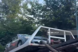 В Лерике автомобиль упал в овраг, есть пострадавшие