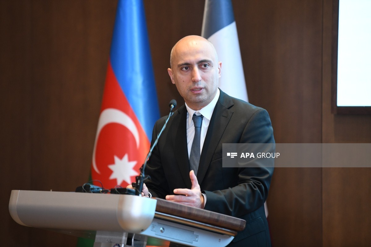 министр науки и образования Эмин Амруллаев