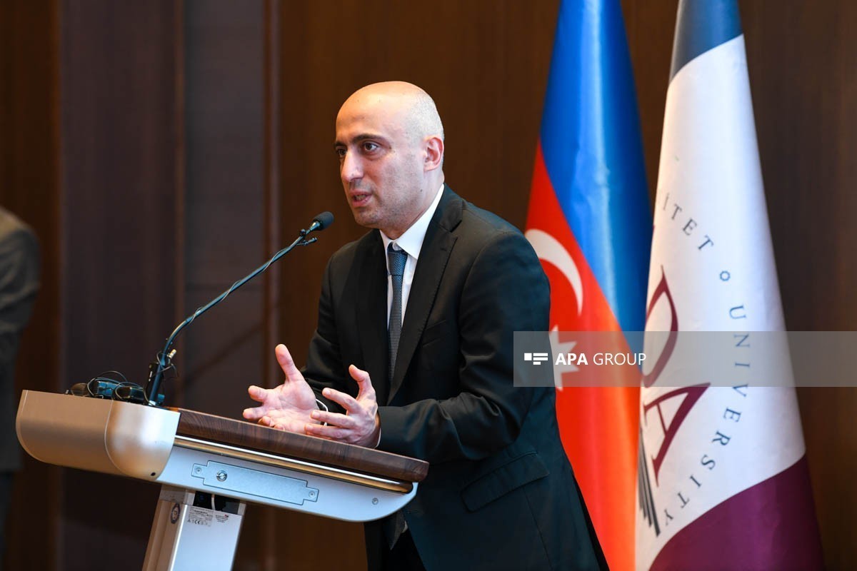 Министр науки и образования Эмин Амруллаев